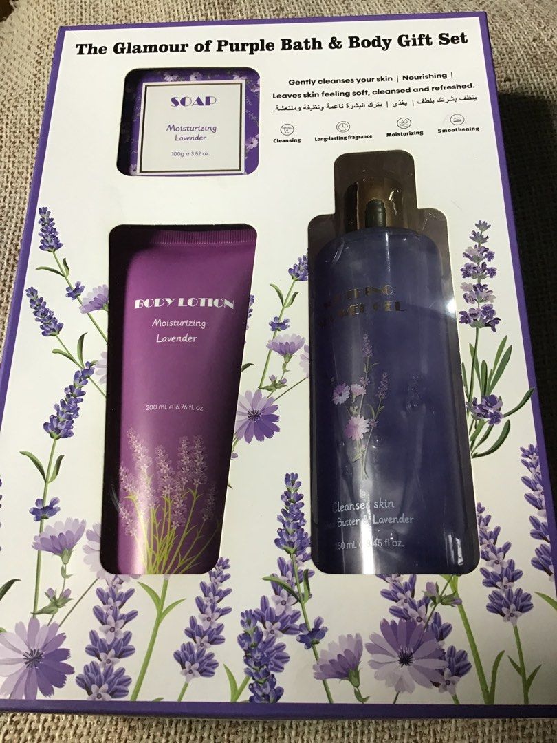 Bath set (Category: Body Care) located in Manila. Submitted by carou35896 (Listing ID 1438133093, Image 1). Description: Shower gel/ lotion / soap.