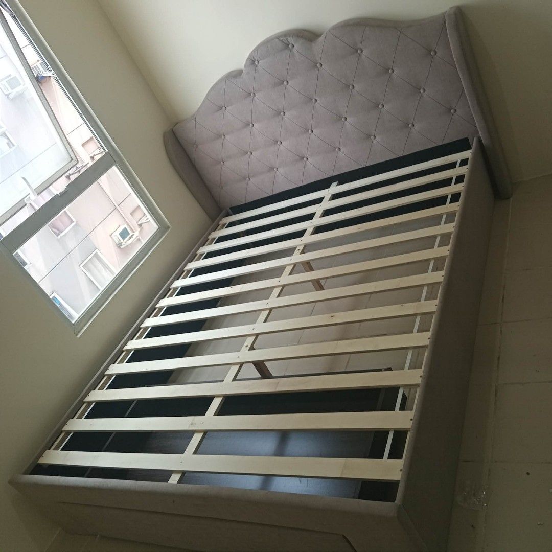 Bed frame Queen size with Drawers Sa paahan (Category: Bed Frames & Mattresses) located in Caloocan City. Submitted by rizzamae_13 (Listing ID 1438171870, Image 1). Description: Bed frame Queen size with drawers sa paahan Door to Door Delivery Brand New COD Free Assemble Free Delivery Around Metro Manila .