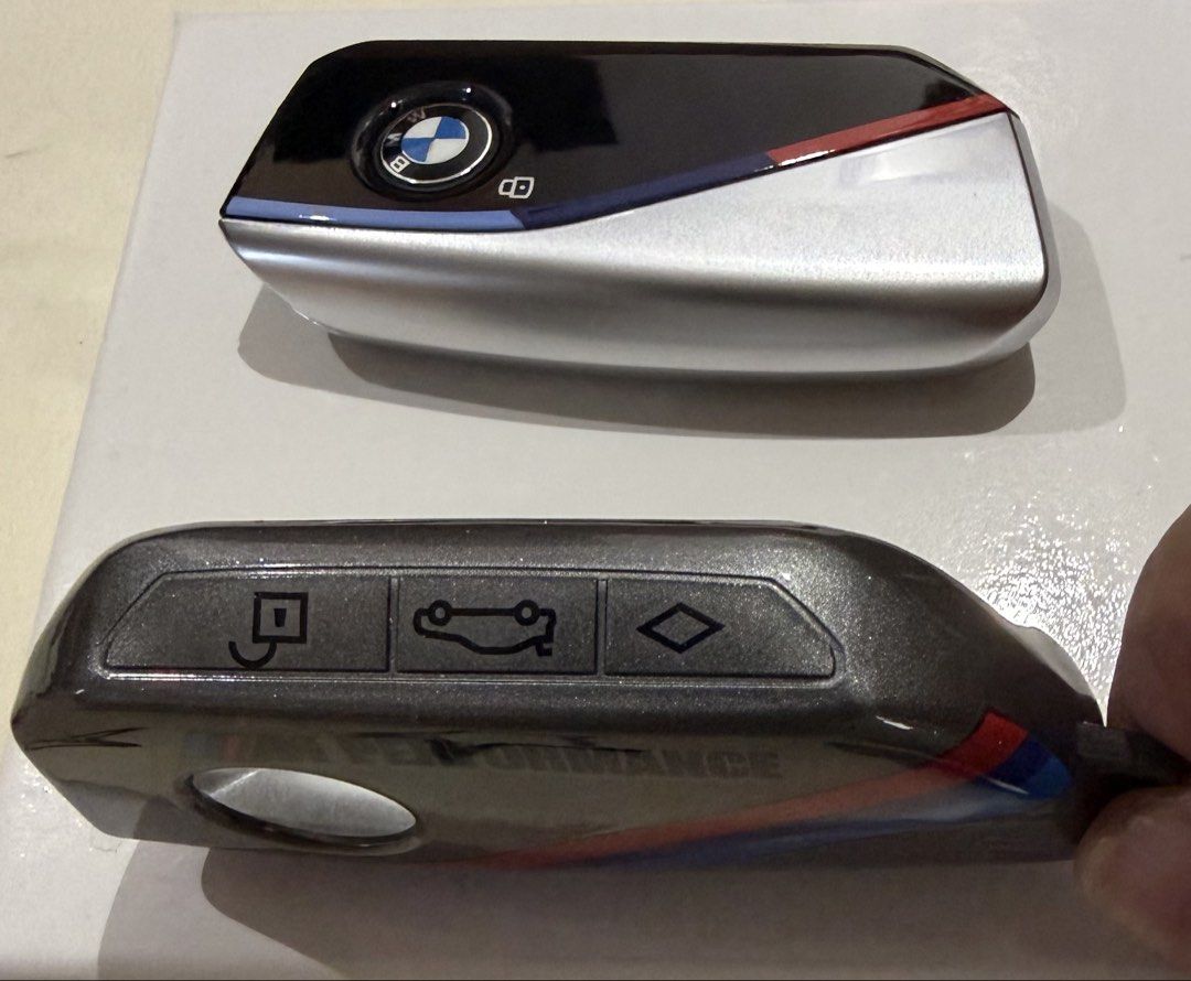 BMW Remote Controller casing (Category: Racks & Protection) located in Singapore. Submitted by khho4 (Listing ID 1438176709, Image 3). Description: - Casing for BMW car remote controller - Remote is shown for better illustration purpose for the remote mode .