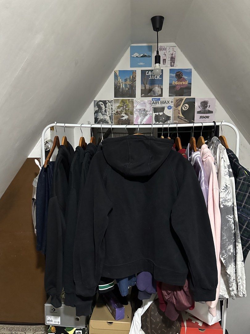 Boxy Double Zip Hoodie (Category: Coats, Jackets and Outerwear) located in Quezon City. Submitted by 00029 (Listing ID 1438222288, Image 2). Description: Boxy Double Zip Hoodie (Mas makapal pa sa mukha mo!) Size: Large Boxy (25 width x25 Length) Price: 599+sf For your outfit!! .