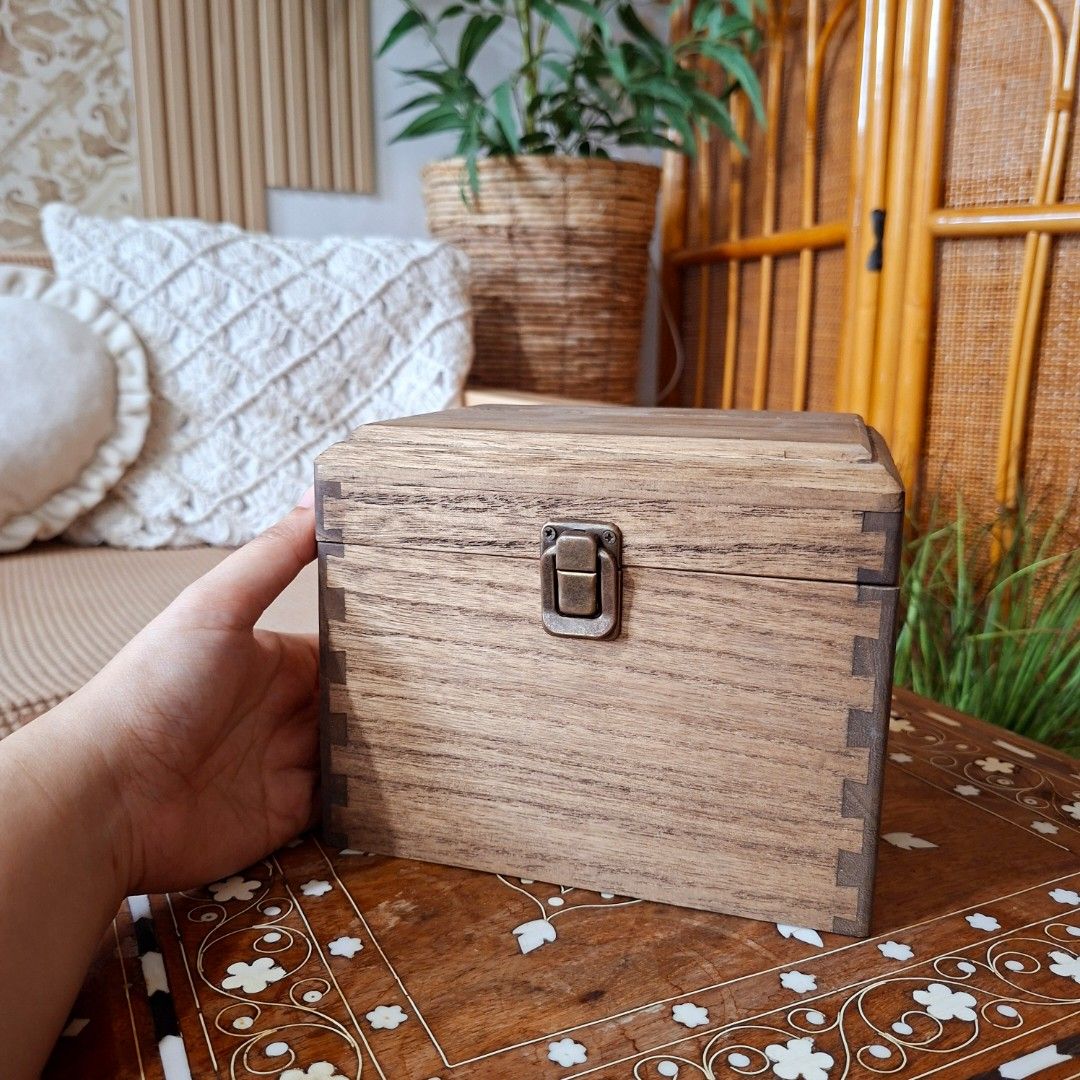 Brandnew Solid Wood Recipe Box with Cards (Category: Storage Boxes & Baskets) located in Dasmarinas. Submitted by millennialmeetsvintage (Listing ID 1438254471, Image 2). Description: H 14 x L 18 x W 15 cm brand new with box: 2pcs available brand new w/out box: 1pc available last price posted, no haggling 🙅🏻‍♀️ 🌍ships from DASMA, CAVITE 🚚 shipping via Lalamove only ❌no reservations, first-to-pay basis ❌no physical store, no walk-ins ❌no COD t