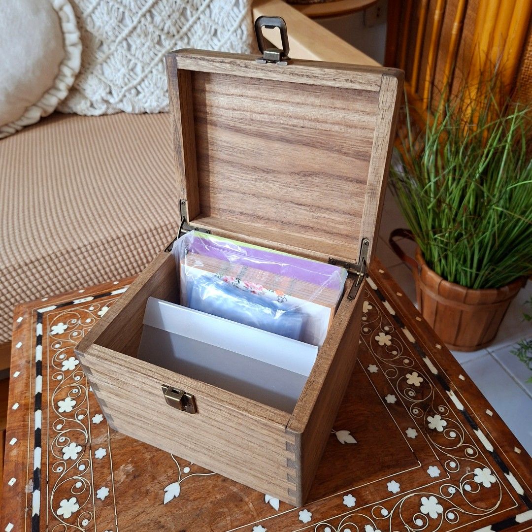 Brandnew Solid Wood Recipe Box with Cards (Category: Storage Boxes & Baskets) located in Dasmarinas. Submitted by millennialmeetsvintage (Listing ID 1438254471, Image 3). Description: H 14 x L 18 x W 15 cm brand new with box: 2pcs available brand new w/out box: 1pc available last price posted, no haggling 🙅🏻‍♀️ 🌍ships from DASMA, CAVITE 🚚 shipping via Lalamove only ❌no reservations, first-to-pay basis ❌no physical store, no walk-ins ❌no COD t
