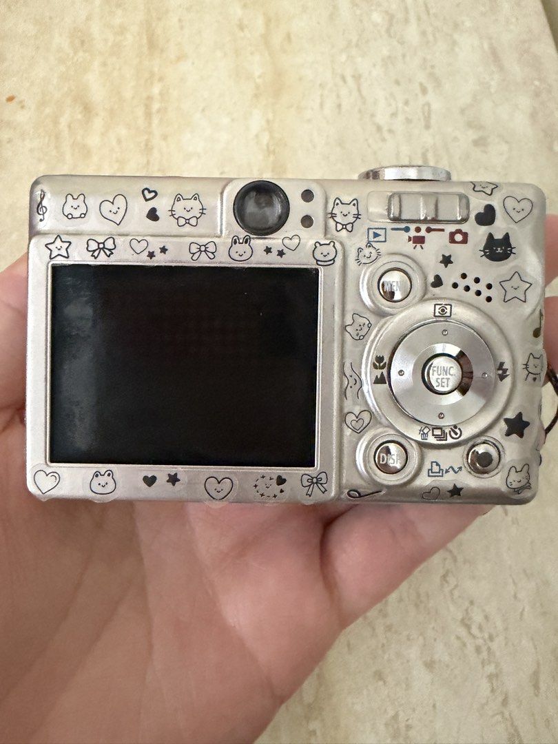 Canon Ixus 40 (Category: Cameras) located in Naga. Submitted by epargne_shop (Listing ID 1438113615, Image 2). Description: CANON IXUS 40 Inclusions: - unit battery - Memory Card -Charger ISSUE: lightled burn.