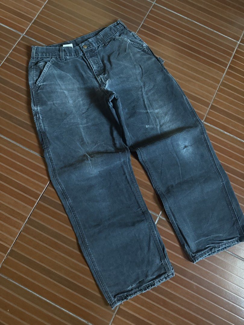 Carhartt Carpenter Pants in BLK (Category: Jeans) located in San Leonardo. Submitted by driftbyel (Listing ID 1438282481, Image 3). Description: Carhartt Carpenter Pants in BLK B11 BLK -Fav piece 💎 Measurements : -Waist: 32-33” - Length: 39” - Hem: 9.5” Excellent Condition issue: Sick Fades ₱2999 - Actual color may vary due to lighting.