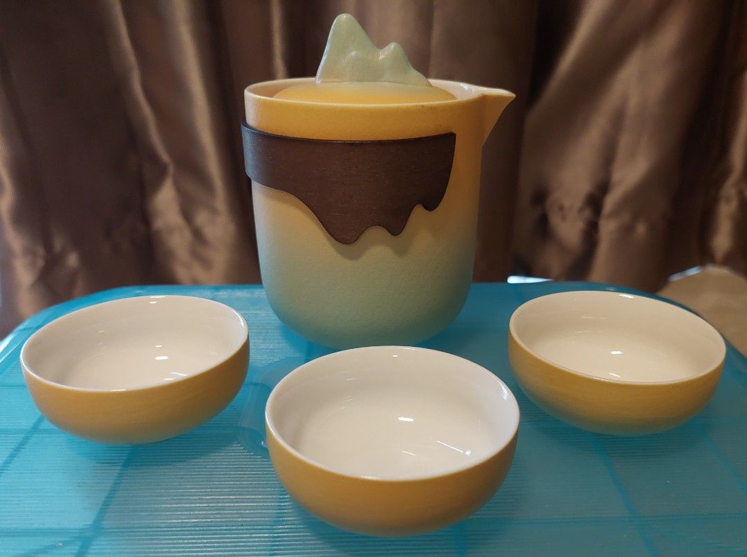 Ceramic Tea Set with Mountain Lid455740123125524480