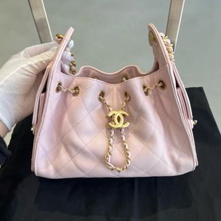 （分類：）位於 。 由 chloe_luxury_vca 提交（商品編號 1438134836，圖片 1）。簡介： 。