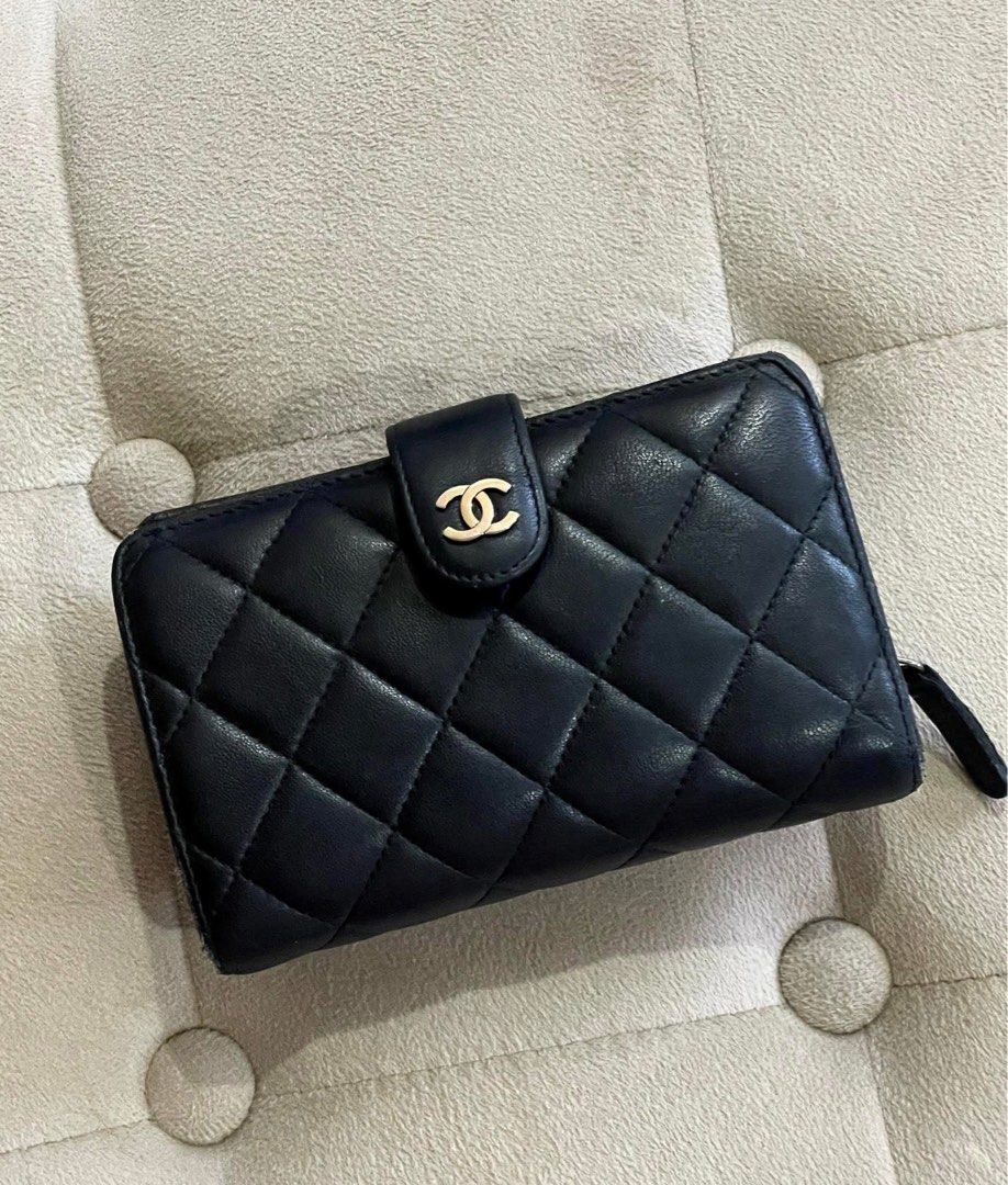 Chanel Bi-fold French wallet (Category: Luxury Bags & Wallets) located in Cebu City. Submitted by lefasyon (Listing ID 1438171924, Image 3). Description: Preloved Chanel Black CC French Wallet 🩶 Exterior Material: Lambskin Leather Hardware: SHW Height: 10 cm Interior Material: Leather and Fabric Length: 15 cm Origin: Italy Production Year: 2012 Width: 3 cm Item Condition: Fair Well-maintained with minor scuffs on interior/exterior/lining, exteri