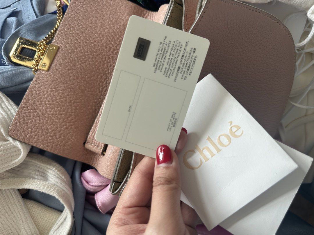 Chloe Drew Crossbody Bag (Category: Luxury Bags & Wallets) located in Cebu City. Submitted by everythingestetik (Listing ID 1438126599, Image 3). Description: 100% Authentic Chloe with authentication card and dustbag Used only a few times RFS: Decluttering.