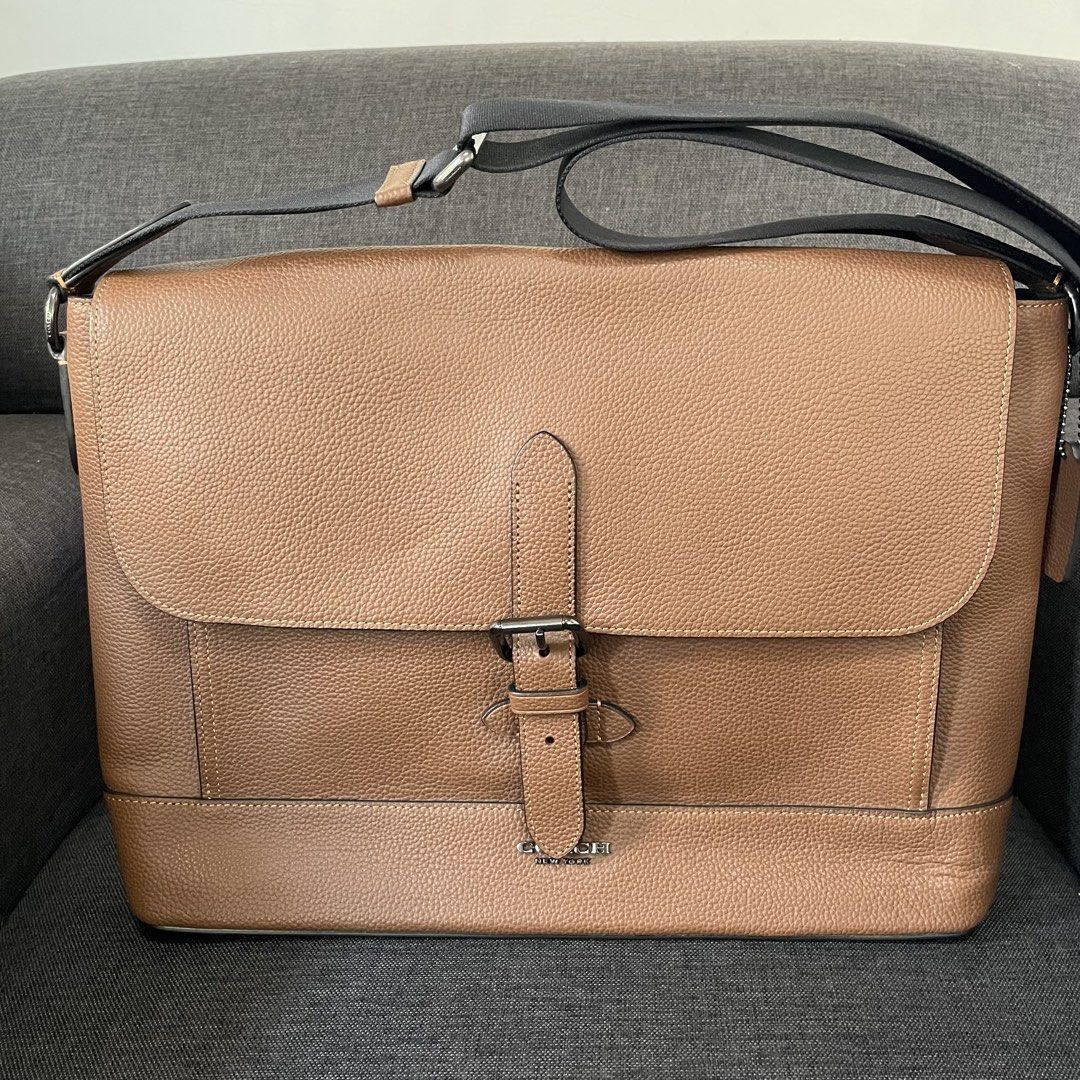 Coach Hudson Messenger (Category: Luxury Bags & Wallets) located in Manila. Submitted by shnqlbio (Listing ID 1438155887, Image 2). Description: Like new condition.