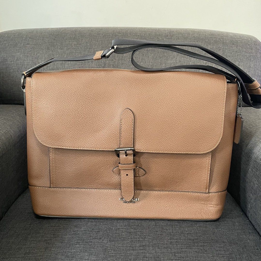 Coach Hudson Messenger (Category: Luxury Bags & Wallets) located in Manila. Submitted by shnqlbio (Listing ID 1438155887, Image 1). Description: Like new condition.