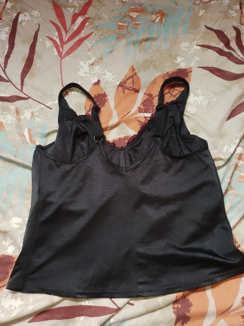 Curvation Black Camisole with Lace (Category: Sleeveless) located in Manila. Submitted by riahnne (Listing ID 1438191463, Image 2). Description: MOD ❗JNT DIRECT❗ MOP ❗GCASH❗ ❗PAYMENT FIRST❗ PM FOR MORW DETAILS - Curvation black camisole - Built-in bra with red lace - Adjustable straps - Size: Large - Smooth, satin-like material.