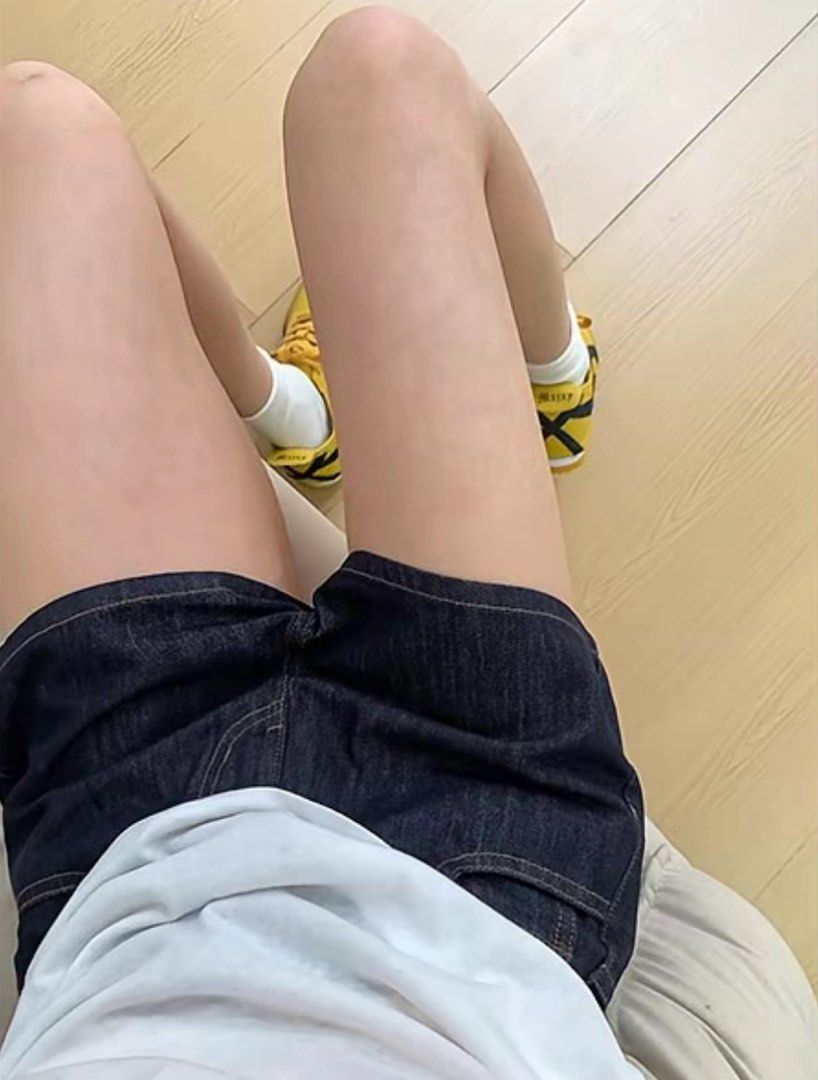 Dark Blue Wide Leg Denim Shorts (Category: Shorts) located in Arayat. Submitted by decluk8 (Listing ID 1438237221, Image 2). Description: Bought at tiktok shop last week Size: Small (25/26) RFS: Sakto sakin pero gusto ko ng may allowance kapag after meal na :) .