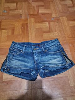 (Category: ) located in . Submitted by zafi_ (Listing ID 1438200454, Image 1). Description: .