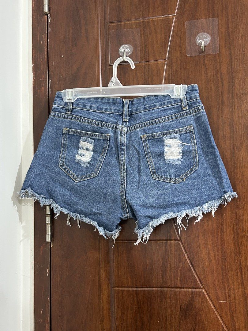 Denim Tattered Short Sexy Summer (Category: Shorts) located in Cainta. Submitted by pascheey2018 (Listing ID 1438186777, Image 2). Description: .