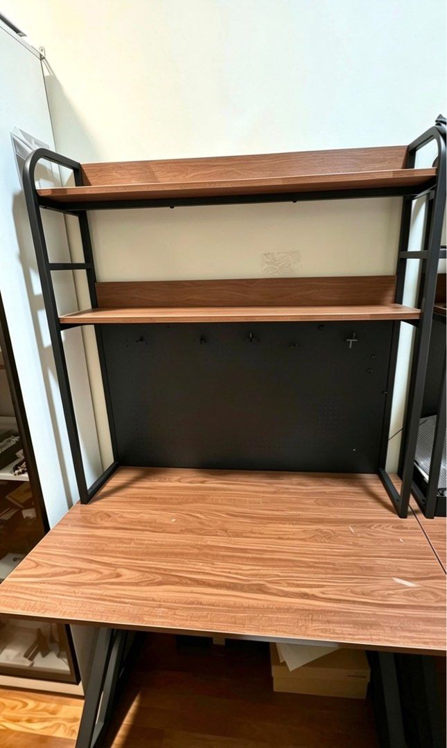 Desktop with shelves455991202457866241