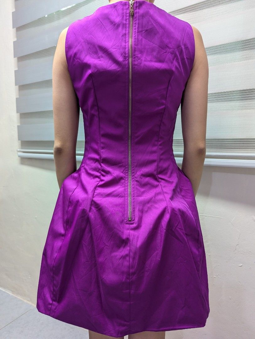 DIGM Purple Sleeveless Dress (Category: Dresses) located in Quezon City. Submitted by llue_ (Listing ID 1438190497, Image 2). Description: - Brand: DIGM - Color: Purple - Style: Sleeveless dress - Neckline: Round - Closure: Back zipper - Fit: Fitted bodice, flared skirt - Size: S - Occasion: Special events, night out Excellent condition. Worn once, very clean, and well-maintained. Send a DM if you want more photos or details. Ready to ship! ✨.