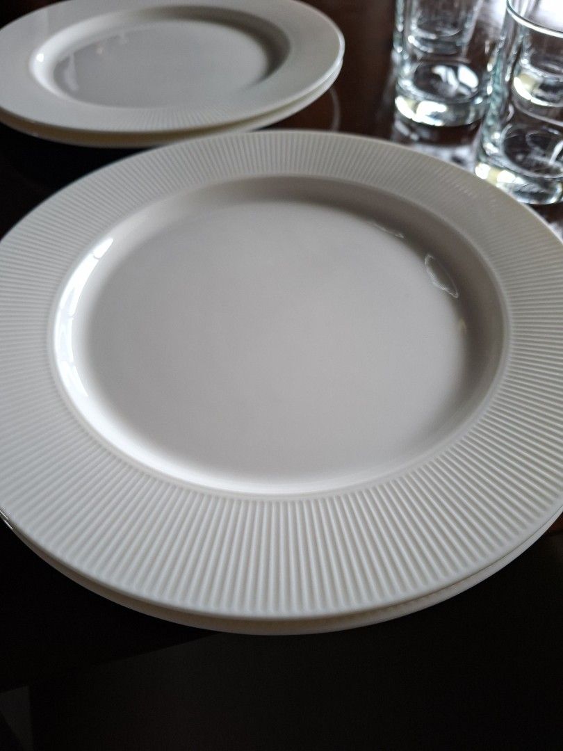 Dinnerware Set - Plates, Cups, Glasses455731379134812162