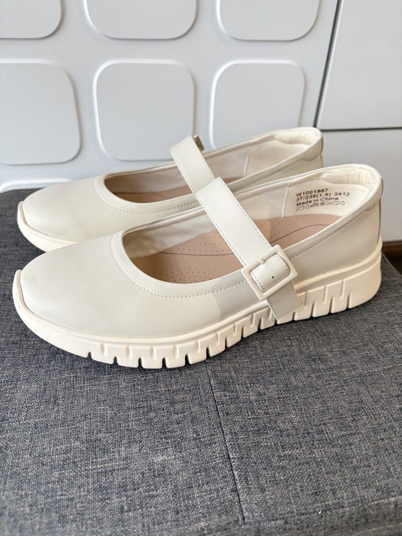 Dr. Kong Mary Jane Shoes (Category: Flats & Sandals) located in Manila. Submitted by marbymuff (Listing ID 1438301388, Image 1). Description: Slightly worn 2x indoor For photo op only No more box Guaranteed original Size 7 women Beige Healthy Casual Shoes for Women’s. • Adjustable strap for perfect fit. • Different forefoot width for different foot shapes. • Soft padded for shock absorption. • With Arch support. • Metatarsal pad to support transv