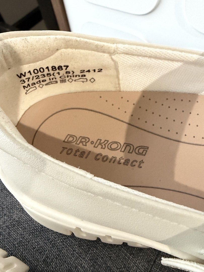 Dr. Kong Mary Jane Shoes (Category: Flats & Sandals) located in Manila. Submitted by marbymuff (Listing ID 1438301388, Image 3). Description: Slightly worn 2x indoor For photo op only No more box Guaranteed original Size 7 women Beige Healthy Casual Shoes for Women’s. • Adjustable strap for perfect fit. • Different forefoot width for different foot shapes. • Soft padded for shock absorption. • With Arch support. • Metatarsal pad to support transv