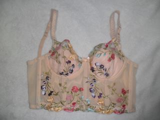 (Category: ) located in . Submitted by digi.thrift (Listing ID 1438129147, Image 1). Description: .