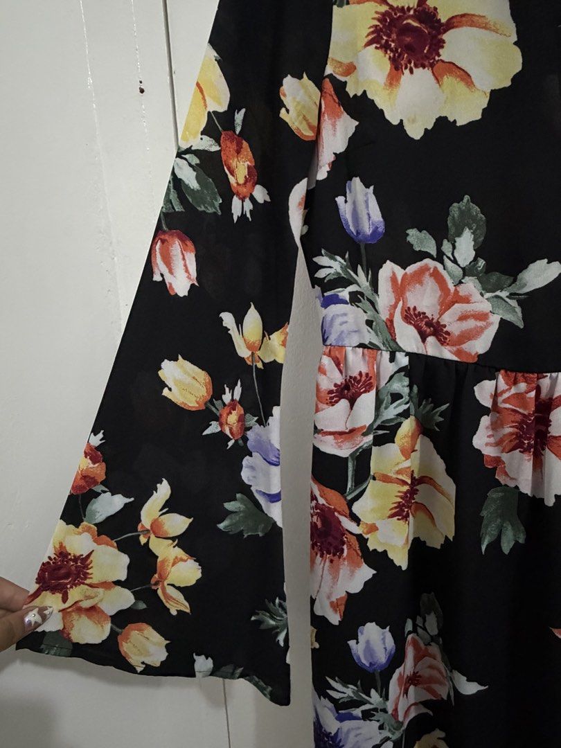 Forever 21- Floral dress (Category: Dresses) located in Angeles City. Submitted by seraphine103 (Listing ID 1438245353, Image 3). Description: Used once .