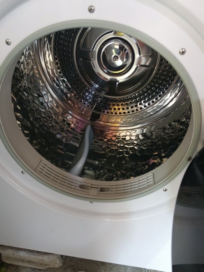 Fujidenzo Sensor Dryer (Category: Washing Machines and Dryers) located in Manila. Submitted by bravegem_b56b88 (Listing ID 1438190149, Image 1). Description: - Fujidenzo sensor dryer with clothes ironing technology. - Quick dry and energy-efficient motor. - Drying settings: anti-allergy, freshening up, baby care, cotton, iron, and synthetics. - White color..