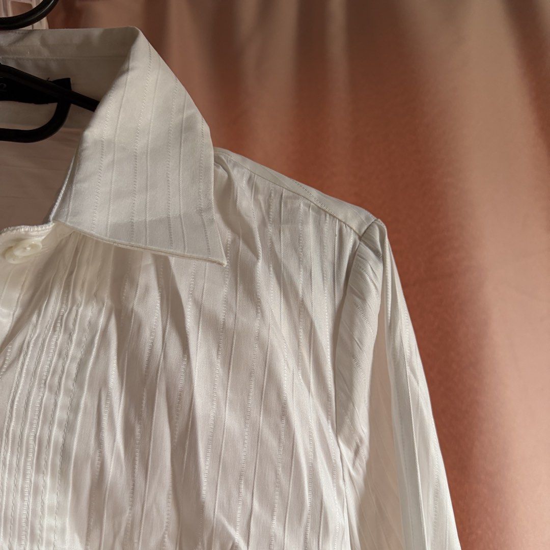 G2 Black Label White Long Sleeve Blouse (Category: Blouses) located in Lubao. Submitted by discountedstyle (Listing ID 1438187962, Image 2). Description: Size: XS-S Price: + shipping fee Flaws: None Notes: -Payment Method: Gcash or BDO Digital Bank (No COD). -Delivery via J&T Express (SF: 70-120 pesos). -Color (1st photo is edited closer to in-person color) and measurement (manually done) may vary. -Follow size chart. -No cancellations & payment 