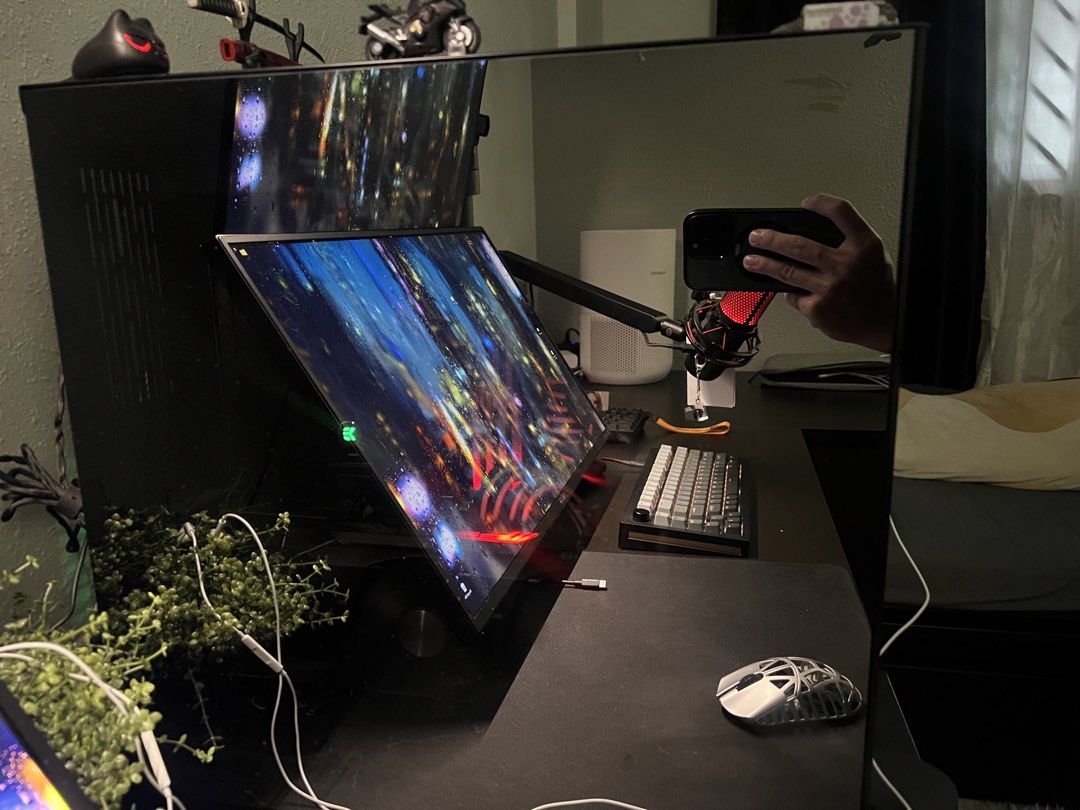 Custom Gaming PC Setup - Monitors, PC, Peripherals455771285577410564