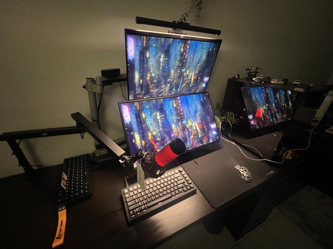 Custom Gaming PC Setup - Monitors, PC, Peripherals455771285577410560