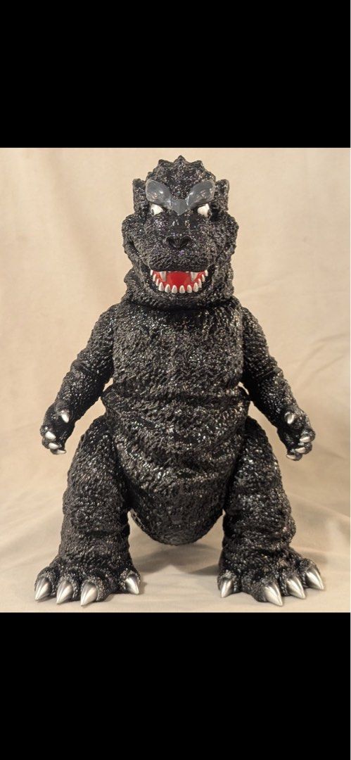 KAIJU ONE X VASE WORKSHOP GODZILLA 1954 SOFUBI 30CM OPENED (Category: Figurines & Statues) located in Quezon City. Submitted by jmp923 (Listing ID 1438149520, Image 3). Description: - 1954 Godzilla action figure - With header card - 30cm tall - Gallery of Hakaba release - Articulated joints - Huge Figure, stands on its own - Comes with original packaging.