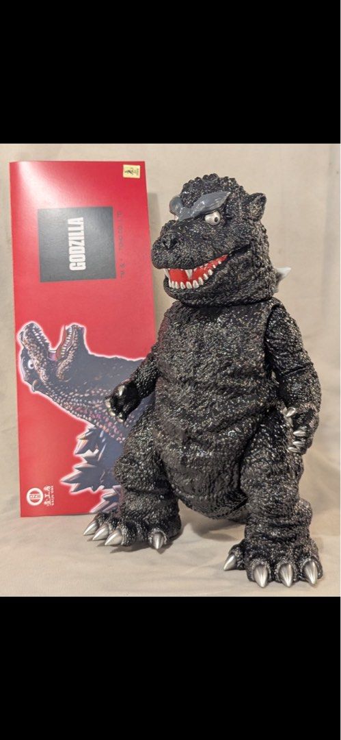 KAIJU ONE X VASE WORKSHOP GODZILLA 1954 SOFUBI 30CM OPENED (Category: Figurines & Statues) located in Quezon City. Submitted by jmp923 (Listing ID 1438149520, Image 2). Description: - 1954 Godzilla action figure - With header card - 30cm tall - Gallery of Hakaba release - Articulated joints - Huge Figure, stands on its own - Comes with original packaging.