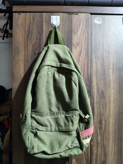 (Category: ) located in . Submitted by user18913 (Listing ID 1438254591, Image 1). Description: .