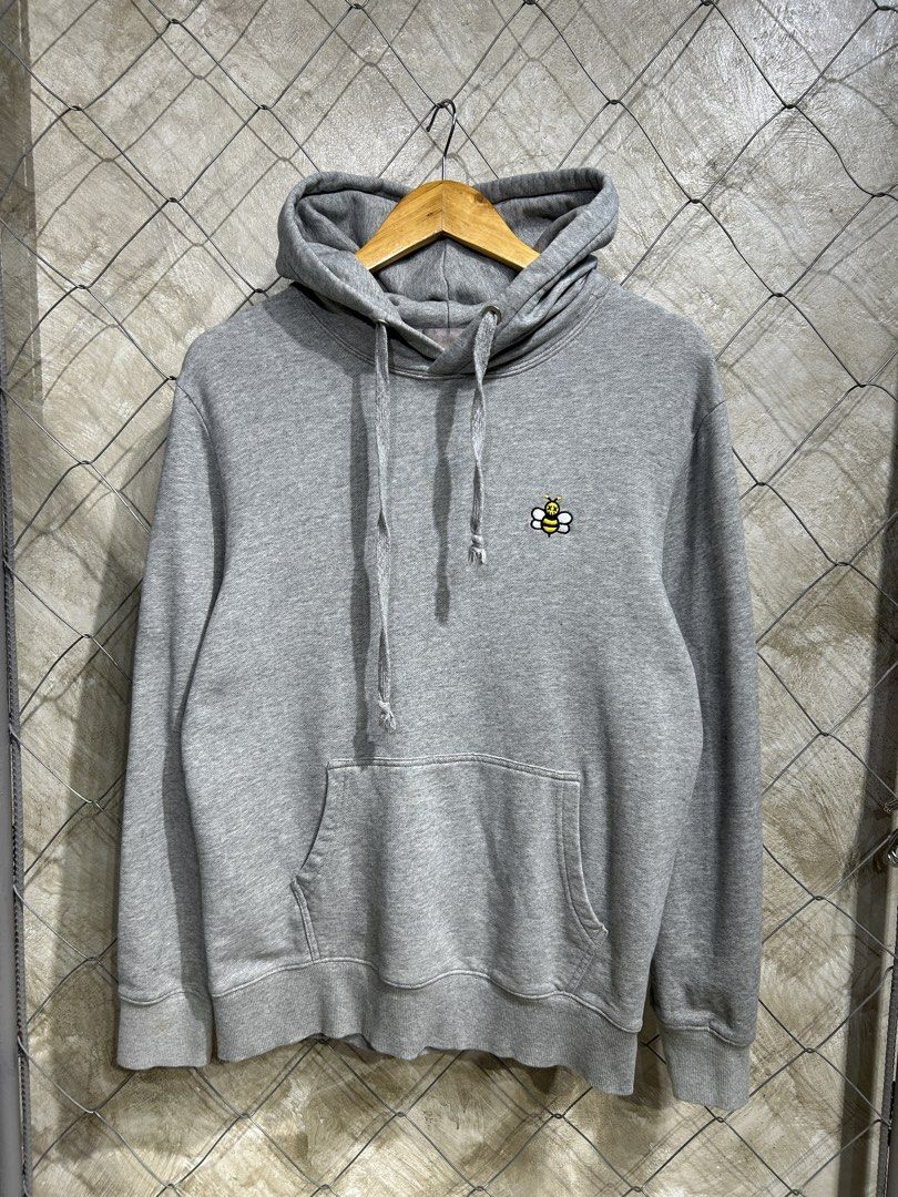 Grey Hoodie with Bee Embroidery (Category: Hoodies) located in Manila. Submitted by ardobe.mnl (Listing ID 1438265528, Image 1). Description: Dior x Kaws "Bee" Logo Gray Hoodie. Size: Small Men/Medium-Large Women Dimes: 19.5x26.5 Condition: Excellent Flaw: None! Dm to purchase! 📥.