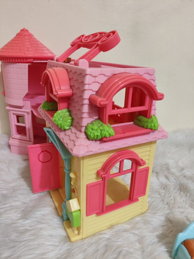 Hello Kitty Sweet Home Dollhouse Playset (Category: Kids Toys) located in Cavite. Submitted by tinetaclesss (Listing ID 1438171207, Image 3). Description: sold as seen what you see is what you get.