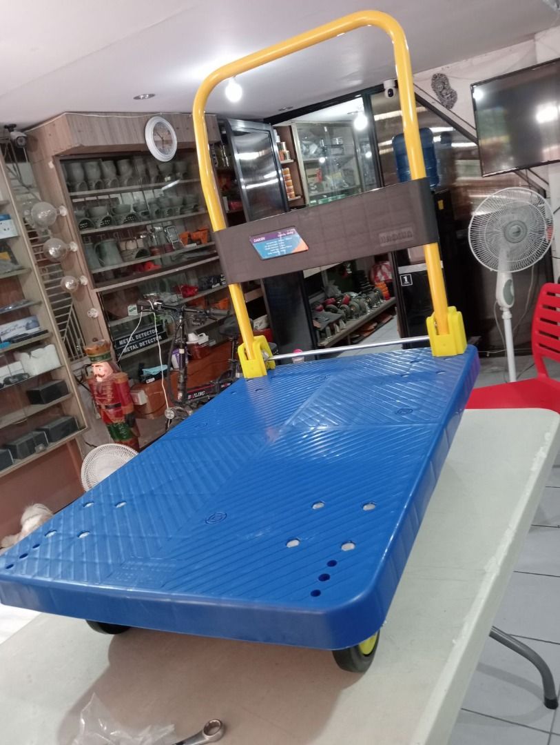 High Capacity Plastic Pushcart (Category: Everything Else Others) located in Manila. Submitted by pmconlineshop_07 (Listing ID 1438134426, Image 1). Description: High Capacity Plastic Pushcart Price: 200kg Capacity: P3900 400kg Capacity: P7500 Capacity Options: 200kg model – 19 x 31 inch platform, 4-inch wheels 400kg model – 24 x 36 inch platform, 5-inch wheels.