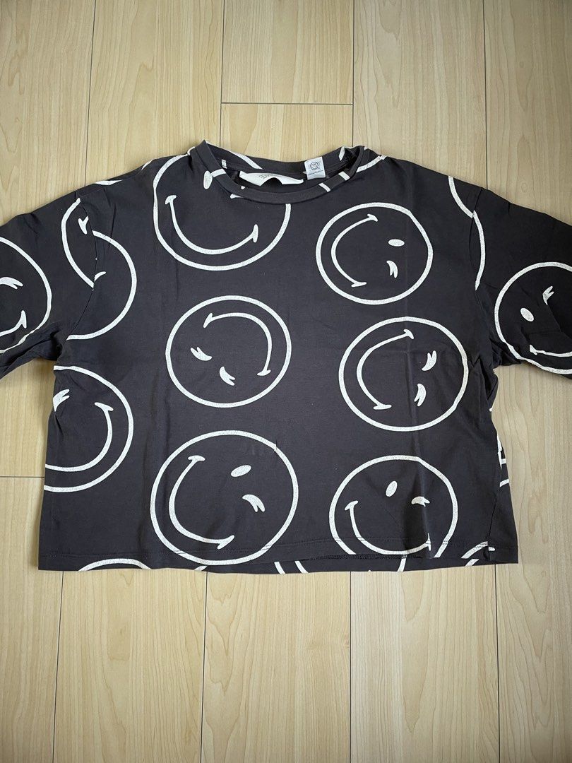 H&M Smiley Face Graphic T - Shirts (Category: Shirts) located in Quezon City. Submitted by istuffz (Listing ID 1438148891, Image 2). Description: hi im selling h&m smiley face graphic t - shirts for 200 each size for 14 years old and above thanks.