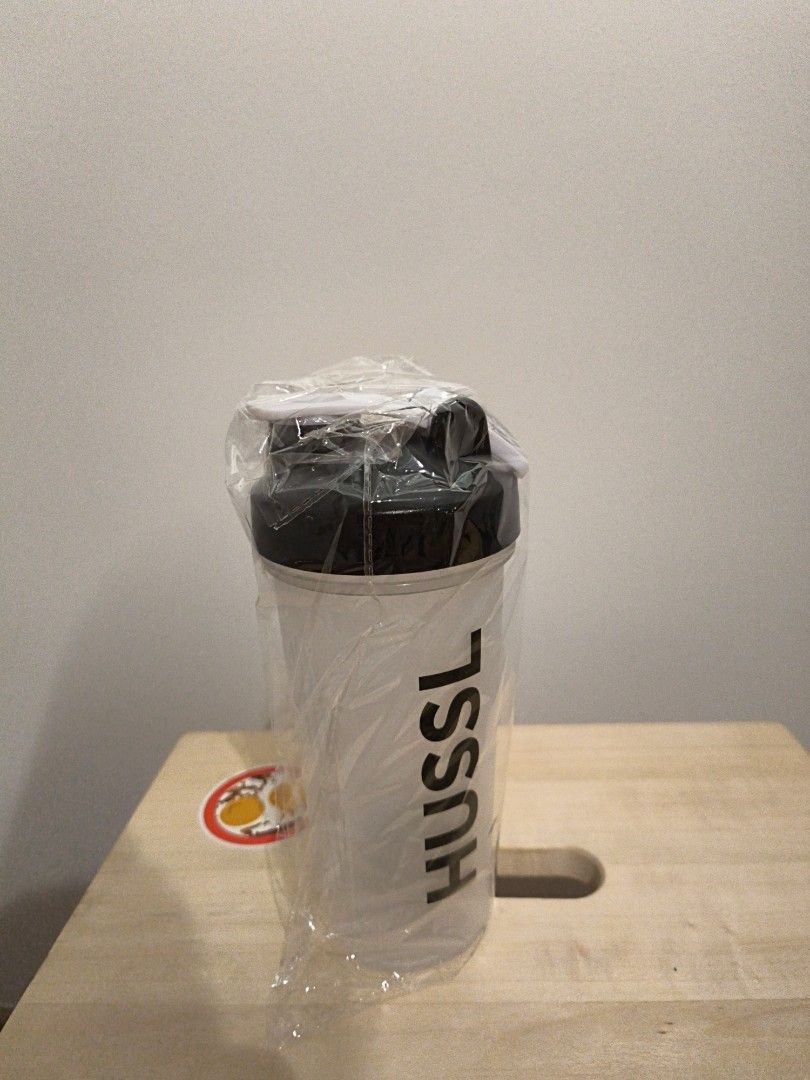 Hussl Shaker Bottle - Brand New455522061796003840