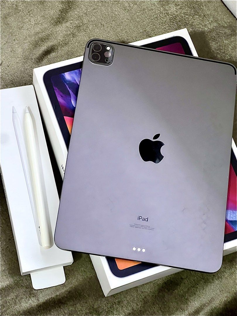 Ipad pro 11” 256gb Gen 2 (Category: iPad) located in Quezon City. Submitted by raccoonfur (Listing ID 1438163917, Image 2). Description: Ipad Pro Gen 2 -256 gb -Free apple pencil, not pro -Space grey Still beautiful condition. I would keep it but ive the new model. Still has its paper-like screen protector. Seldomly used. Honest flaws: -faint honeycomb pattern on back from last case, purely cosmetic -very small dent on one side -scratches on wher