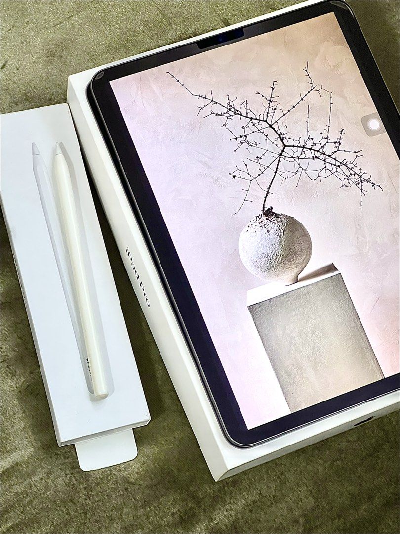 Ipad pro 11” 256gb Gen 2 (Category: iPad) located in Quezon City. Submitted by raccoonfur (Listing ID 1438163917, Image 3). Description: Ipad Pro Gen 2 -256 gb -Free apple pencil, not pro -Space grey Still beautiful condition. I would keep it but ive the new model. Still has its paper-like screen protector. Seldomly used. Honest flaws: -faint honeycomb pattern on back from last case, purely cosmetic -very small dent on one side -scratches on wher