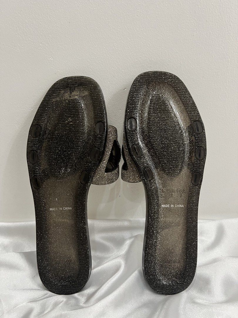 Jelly Bunny Grase Glis Sandals (Category: Flats & Sandals) located in Manila. Submitted by loveinluxxe (Listing ID 1438198932, Image 3). Description: No inclusion Size 37 Can fit 24.5cm (slim) ₱1,500.