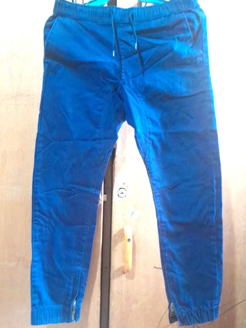 Just Jeans Size 8 jogger (Category: Babies & Kids Fashion) located in Manila. Submitted by maceler (Listing ID 1438127917, Image 1). Description: - Dark blue Just Jeans -joggers - Size 8 - Elastic waistband with drawstring - Perfect for everyday wear -color is nice in actual can't see the real color due to bad lightning.