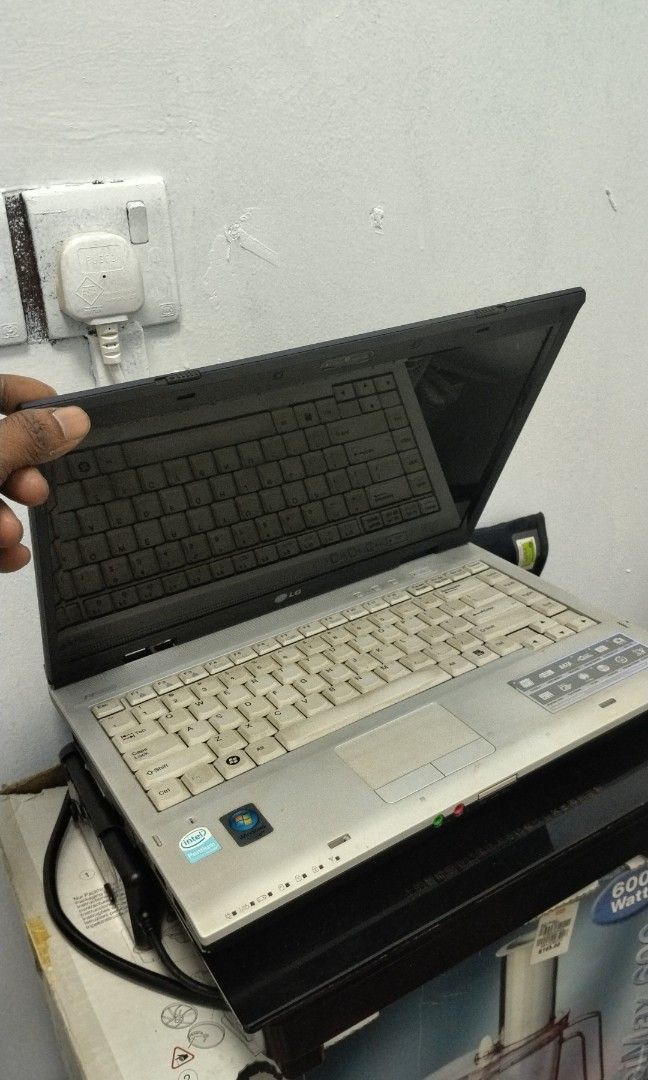 Laptop456087675665141760