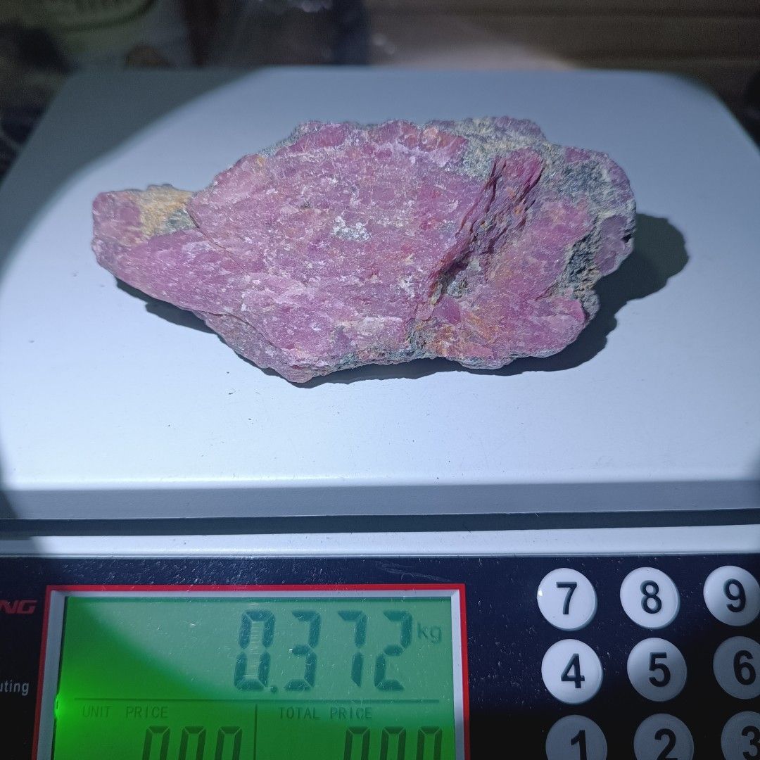 Large Pc Ruby Stone (Category: Other Home Decor) located in Kuala Lumpur. Submitted by alise_crystal (Listing ID 1438133107, Image 2). Description: 372+- large Pc of kind of Ruby Stone, with cracked pls refer last pic.