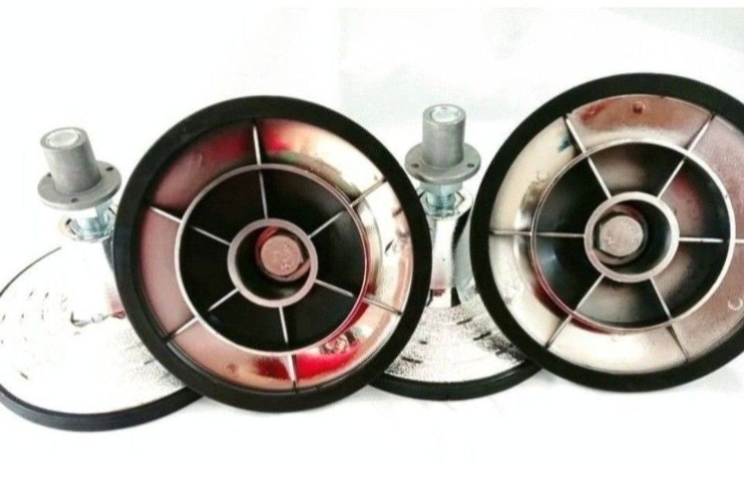 LEG LEVERER CHROME FOR BILLIARD TABLE (Category: Other Sports Equipment and Supplies) located in San Pablo. Submitted by liezelvalenzuela06 (Listing ID 1438124217, Image 3). Description: LEG LEVERER CHROME FOR BILLIARD TABLE Php 1,770.00 These are used to ensure a perfectly level playing surface for billiard or pool tables. They are typically made of heavy-duty materials like metal, often with a chrome finish and protective rubber bases to preven