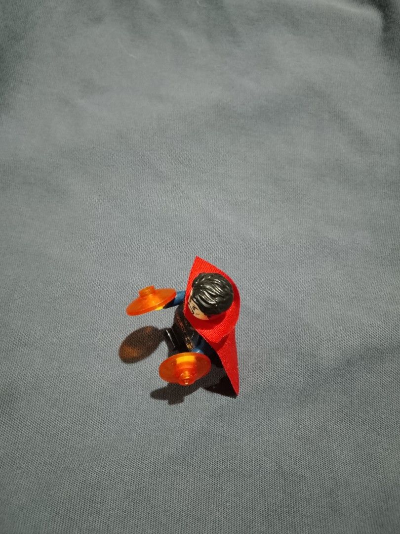 Doctor Strange | Marvel Lego (Category: Toys & Games) located in Naga. Submitted by brickhaven11 (Listing ID 1438123891, Image 3). Description: - Lego Doctor Strange minifigure - Features a red cape - Detailed outfit - Ideal for Marvel and Lego collectors.