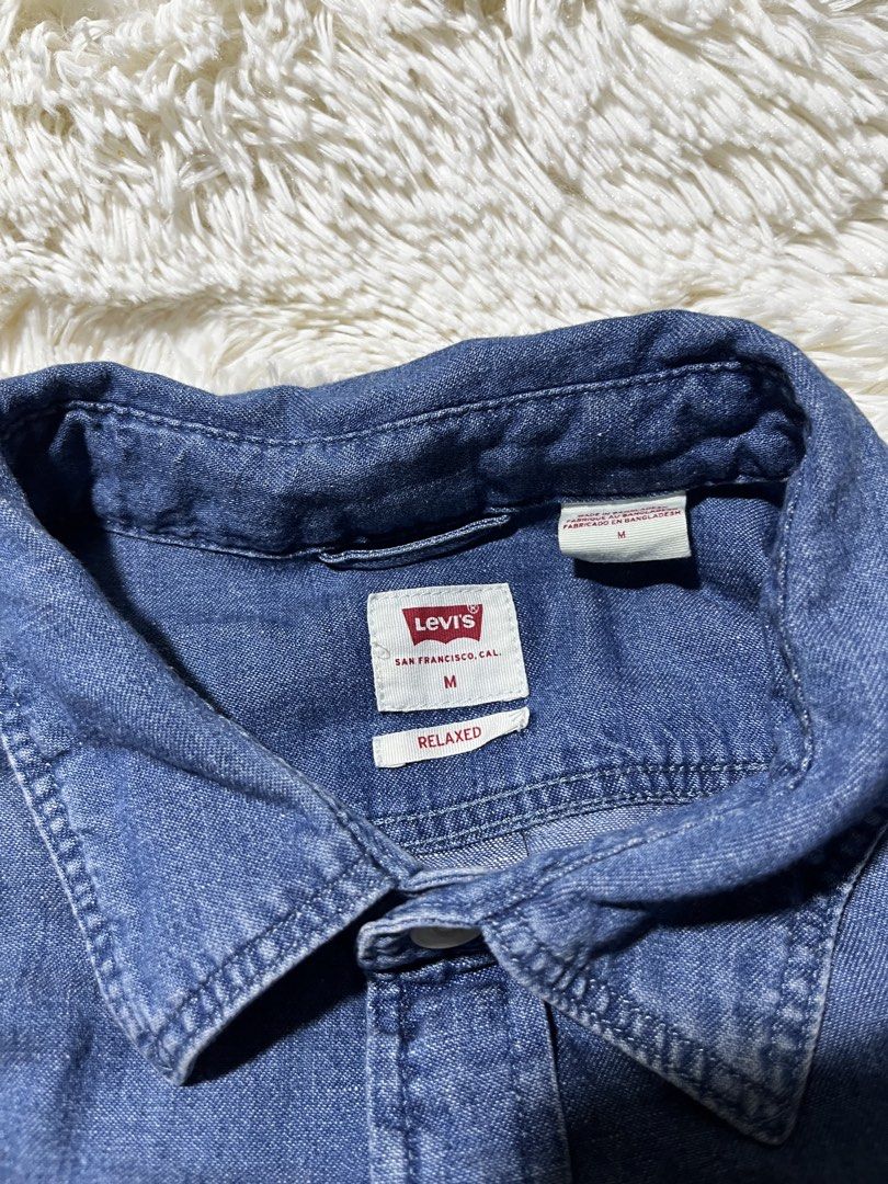 Levi’s (Category: Tshirts & Polo Shirts ) located in Mandaue City. Submitted by quicktiger-e83463 (Listing ID 1438214567, Image 3). Description: Dimension 23x30.