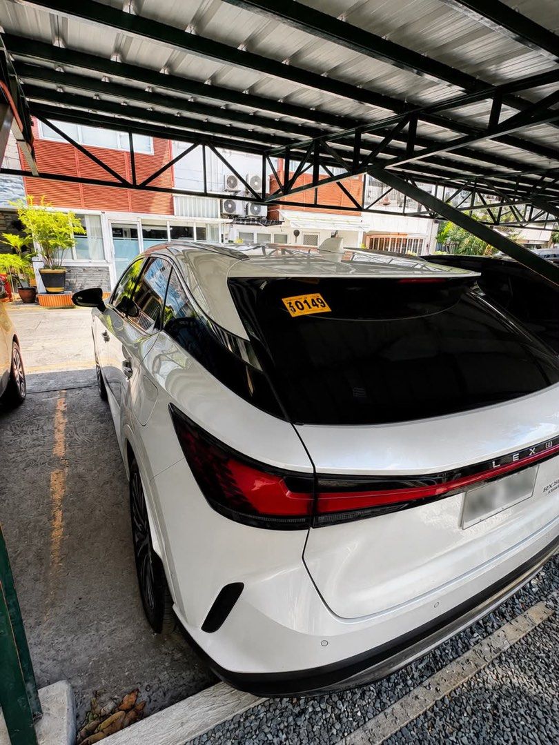 Lexus RX350 H Premier Hybrid Auto (Category: Used Cars) located in Quezon City. Submitted by florannuy (Listing ID 1438206740, Image 2). Description: 2024 Lexus RX350h Premier Hybrid Sonic Quartz White 4,600 kms only ₱5,350,000 (negotiable) • Casa maintained • Pristine condition • Hybrid • 1st owner • Complete papers (OR/CR) • Fresh in and out • No issues / no accidents • Well kept and rarely used • Registered Viewing can be arranged. PM for seri