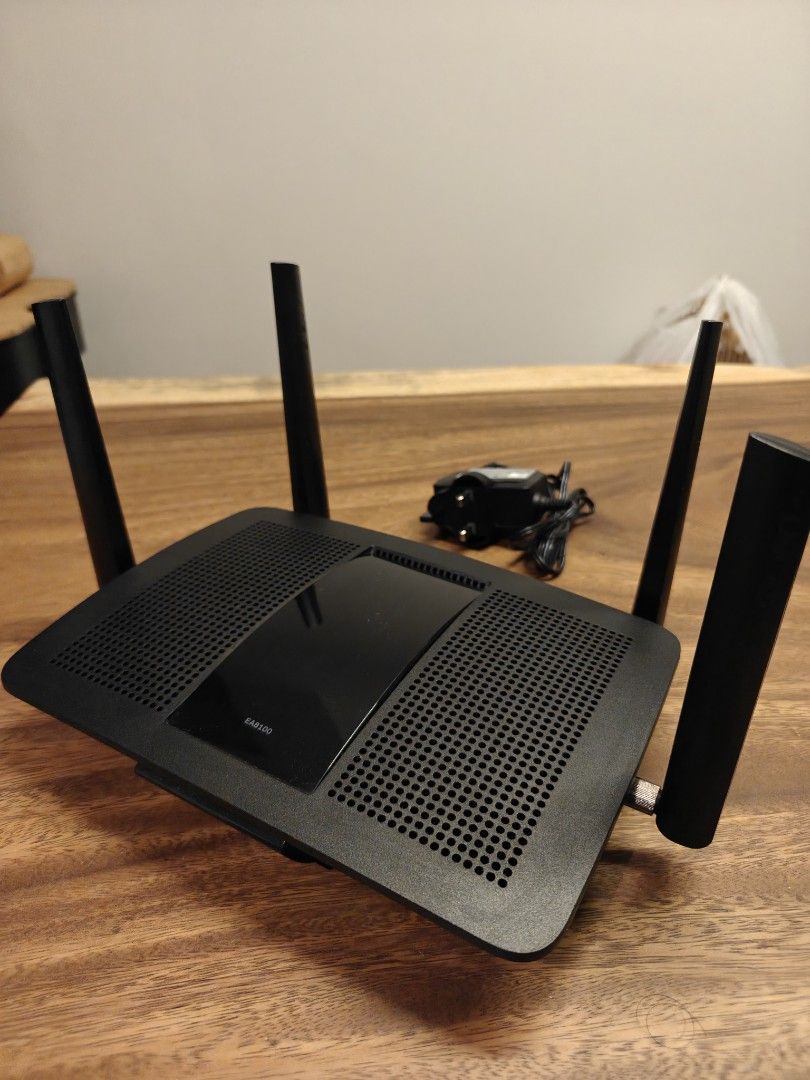 Linksys EA8100 Max-Stream AC2600 Router455883600933703680