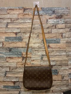 (Category: ) located in . Submitted by bhibeboutique (Listing ID 1438274546, Image 1). Description: .