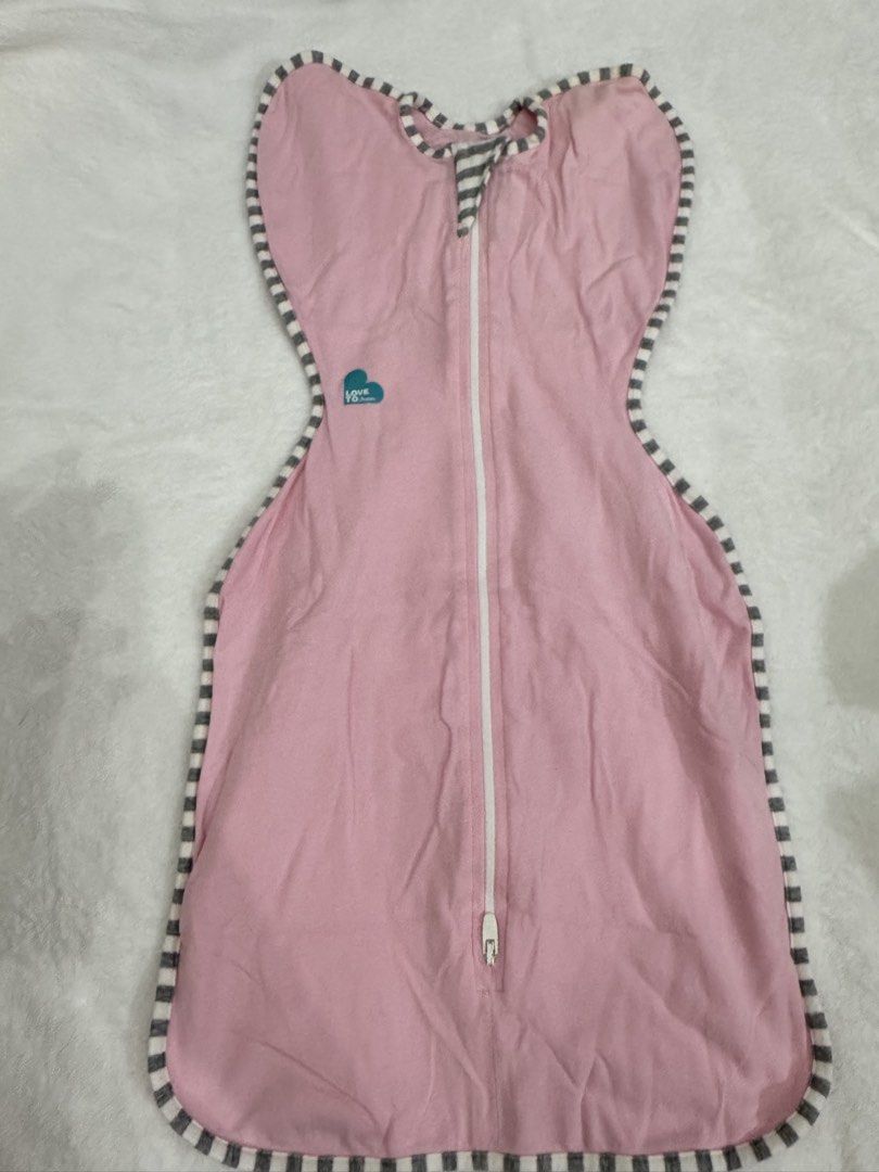 Love to Dream Swaddle - Small (Category: Babies & Kids Fashion) located in Taguig. Submitted by fp_declutters (Listing ID 1438140076, Image 1). Description: Small for 2-4mos Lightly used.